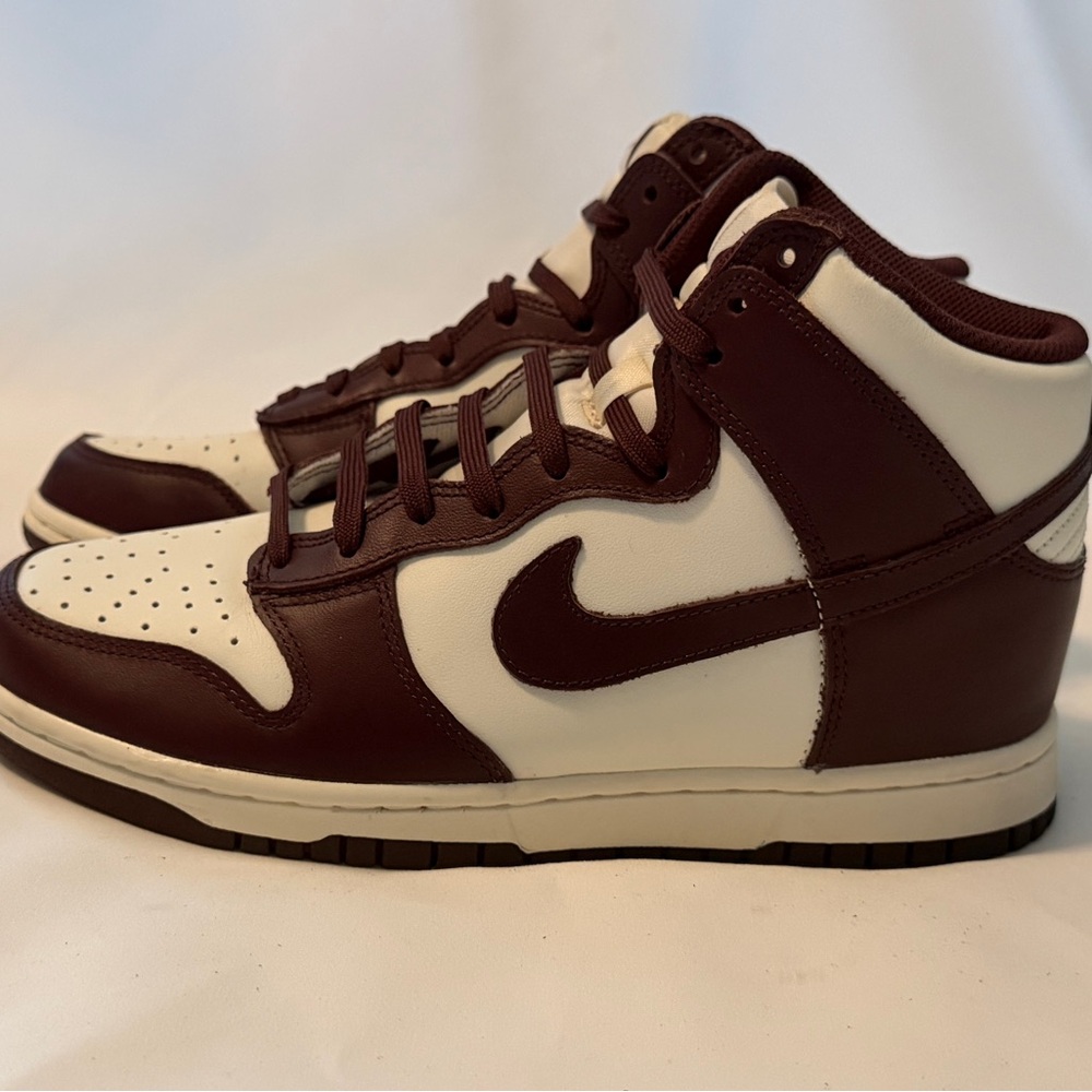 Nike Dunk High Burgundy Crush Women’s Size 8.5 Pre-owned DD1869-601
